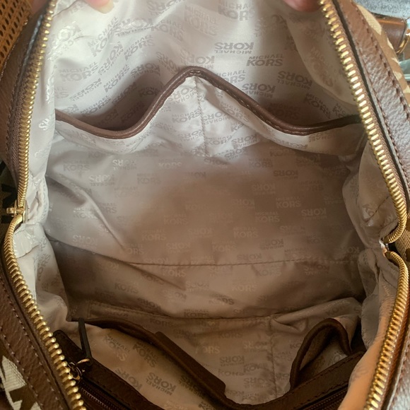 MICHAEL KORS signature monogram Beige Mocha jacquard LARGE satchel. Clean, zips. - Picture 10 of 10
